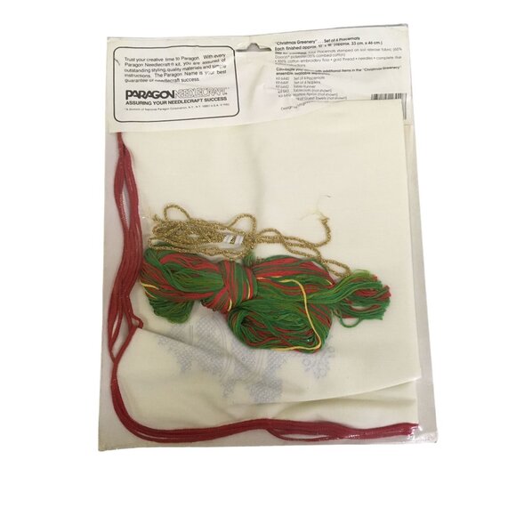 The Christmas Collection PARAGON Cross Stitch Placemat Kit - Picture 2 of 4